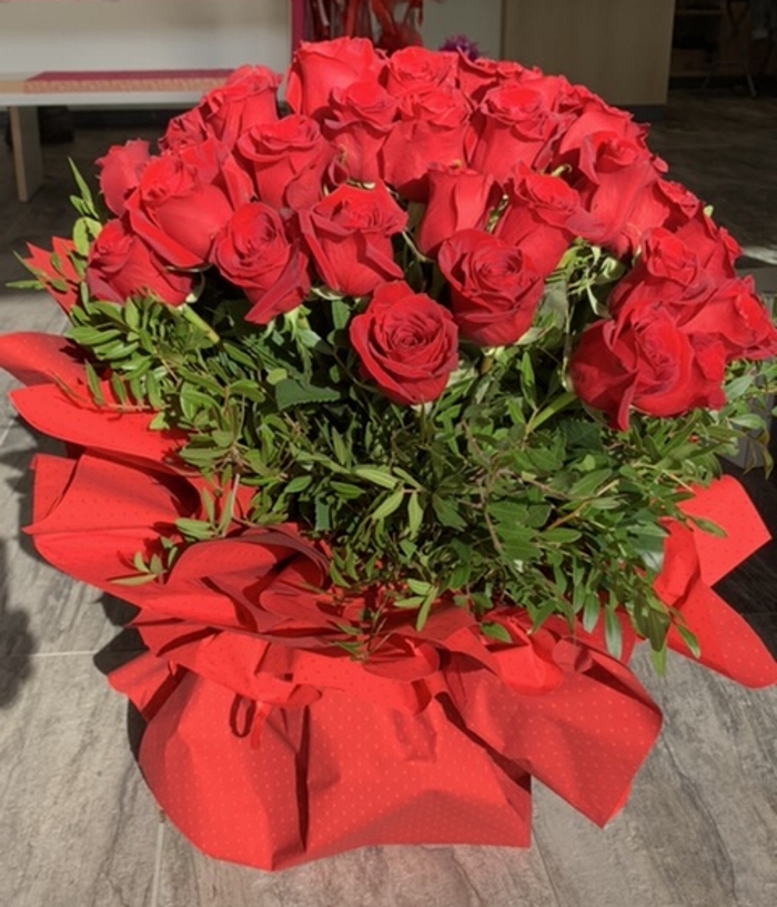 Mazzo di rose - 35 ROSE ROSSE GAMBO LUNGO | Bottausci ...
